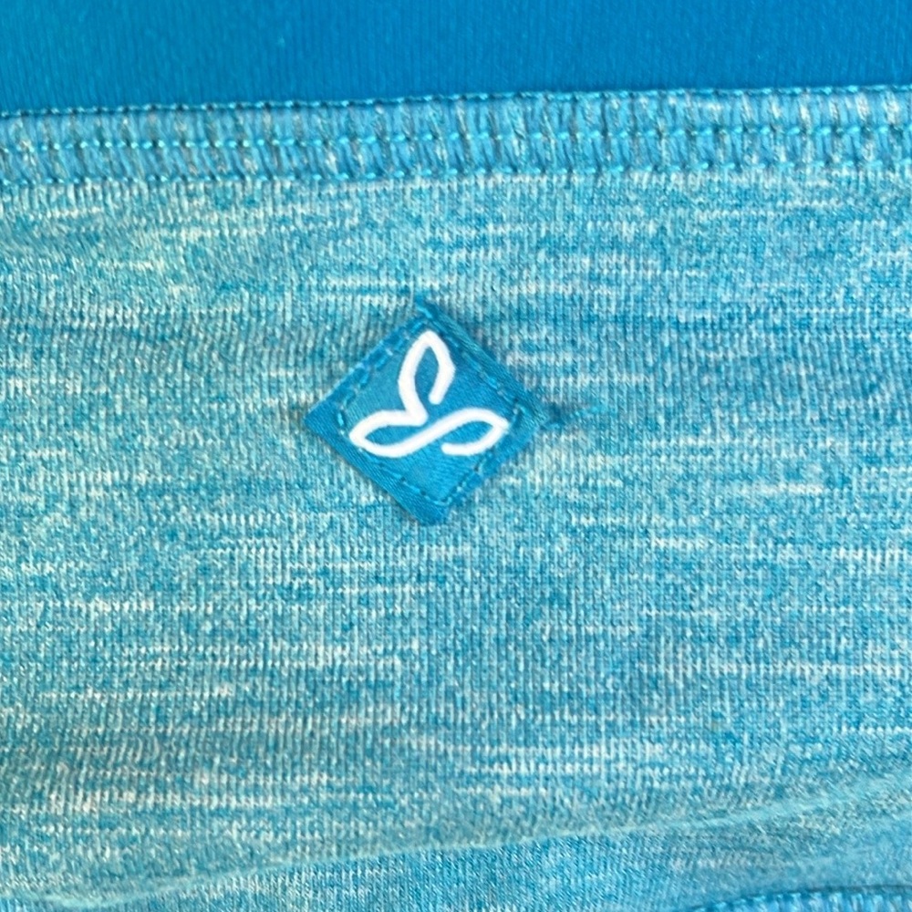 Prana Blue Capri Cropped Athletic Leggings with Stretchy Fabric & cuff detail M - Picture 3 of 9